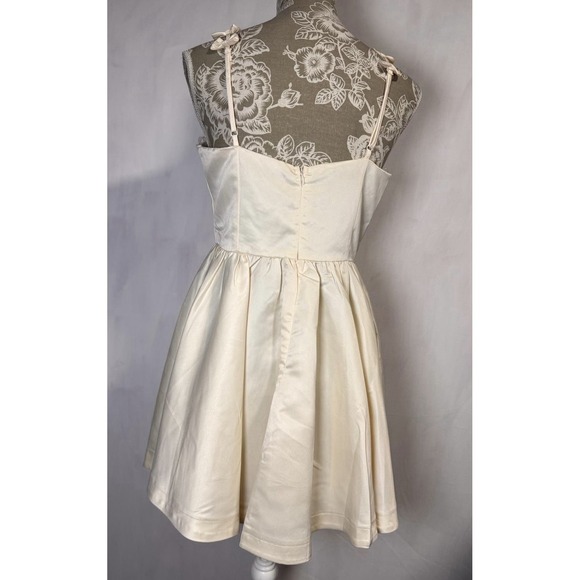 Women's Beige Color Dress With Bow On Straps Size medium - Picture 7 of 13